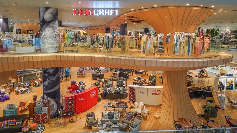 showcase-slide-store-image